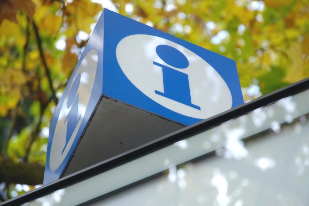 Large I sign standing for information, advice and guidance (IAG) for the learner, parent and employer area